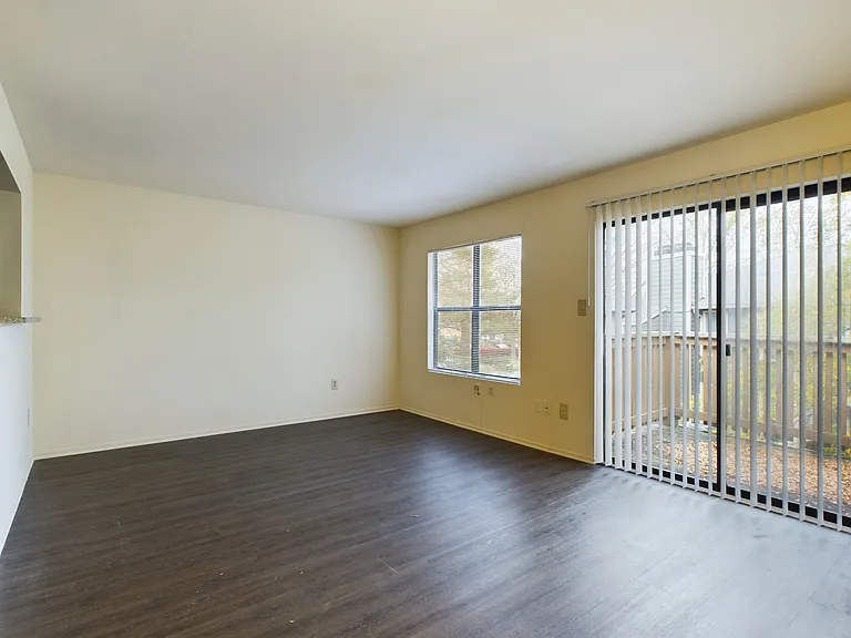 Stoney Brooke Apartments — Photo 45