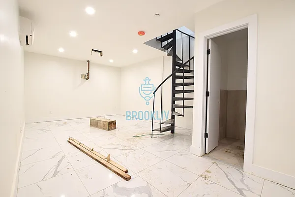 Rented by null | media 29