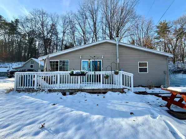 32 Twin Channels Road, Queensbury, NY 12804