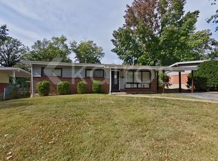 425 Saint Edward Ln, Florissant, MO 63033