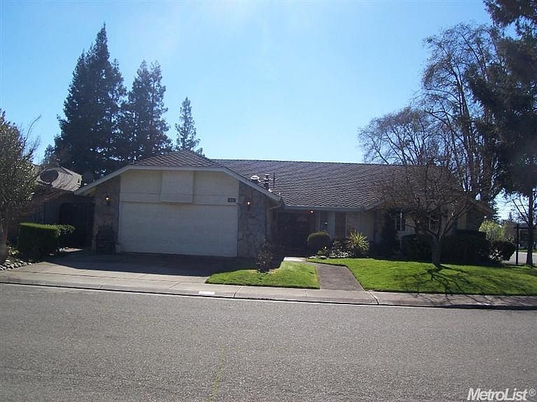 1st image of 402 Mokelumne River Dr