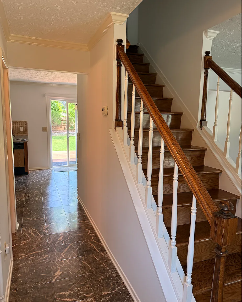 3 bed, 2.5 bath, 1284 sqft, $2,450 — Photo 2