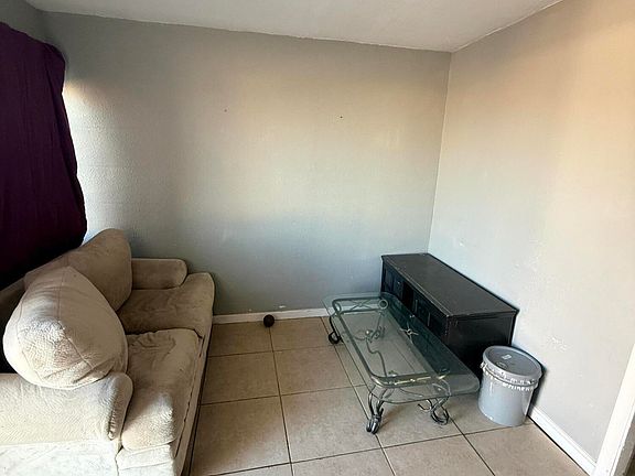 5th image of 3808 Hayes Ave