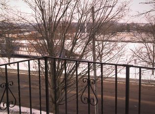 1420 Draper St APT 301, Baraboo, WI 53913