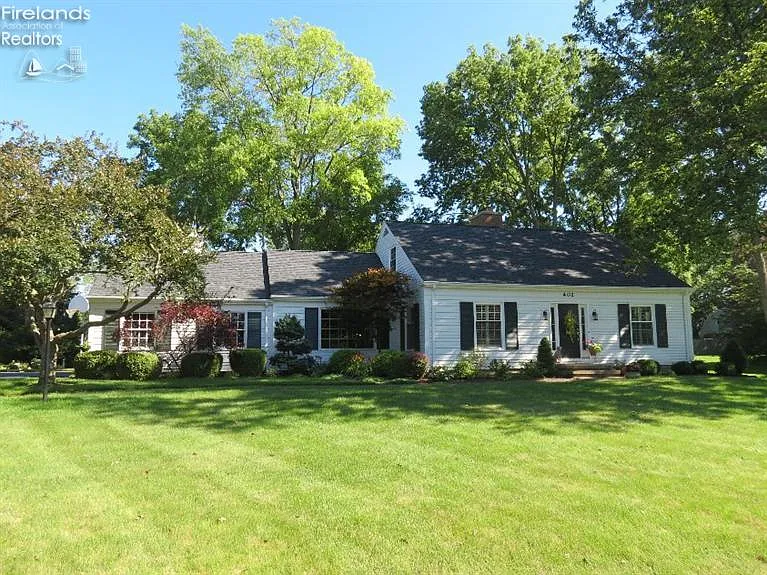 402 Cedar Brook Ln photo 1