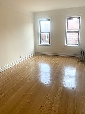 2nd image of 11951 Metropolitan Ave APT 3C