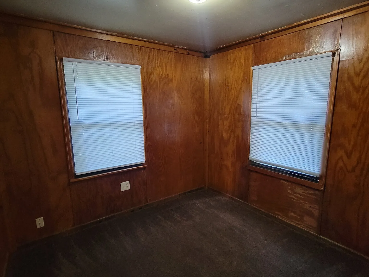 4 bed, 1.0 bath, $950 — Photo 4