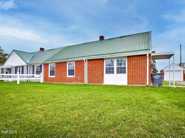 402 Cherokee Village Dr, Kingsport, TN 37660