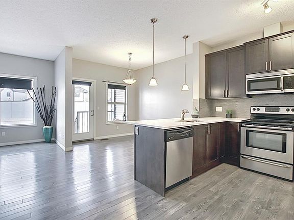 2nd image of 429 W Copperpond Lndg SE
