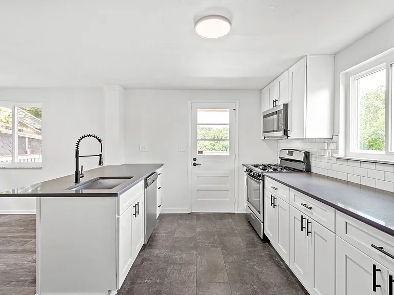349 Virginia Ave — Photo 9
