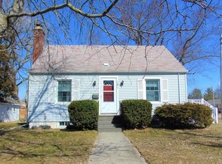 121 E Willow St, Perry, MI 48872
