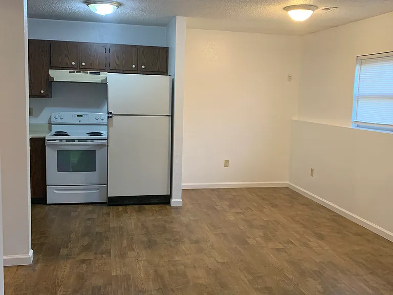 19 Village West Ct — Photo 8