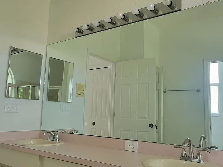 11213 Sailbrooke Dr — Photo 23