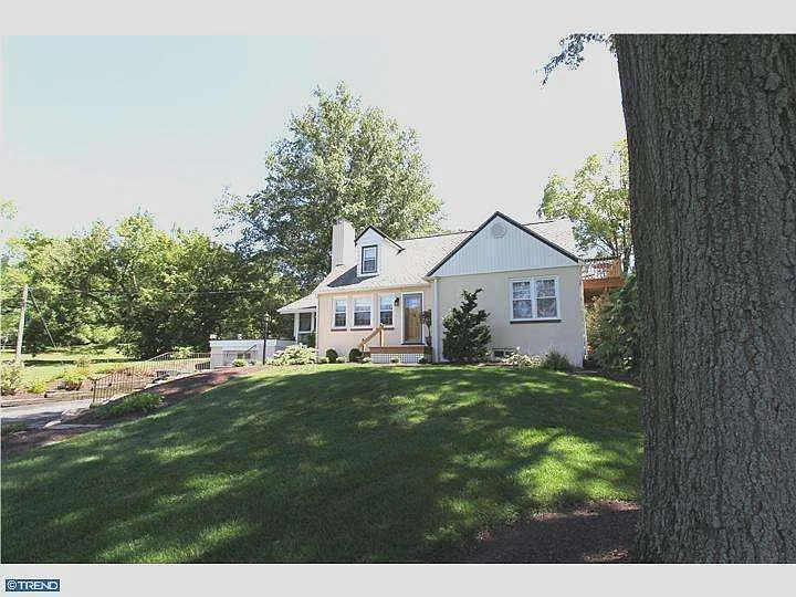 1163 Valley Rd photo 1