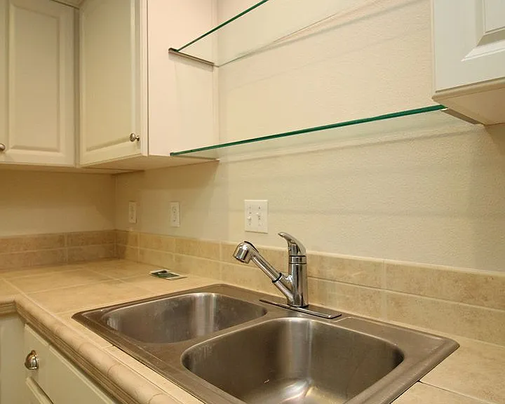 690 NE Adwick Dr — Photo 8