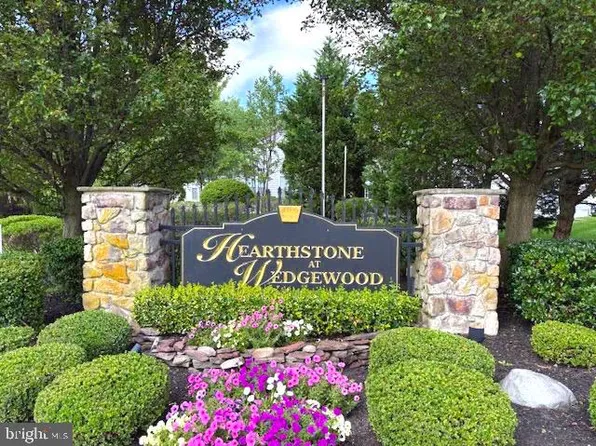 176 Hearthstone Dr, Berlin, NJ 08009