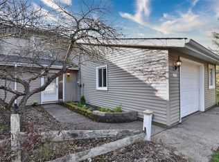 11106 Kimmeridge Trl APT 9B, Newbury, OH