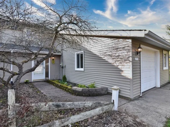 11106 Kimmeridge Trl APT 9B, Newbury, OH 44065