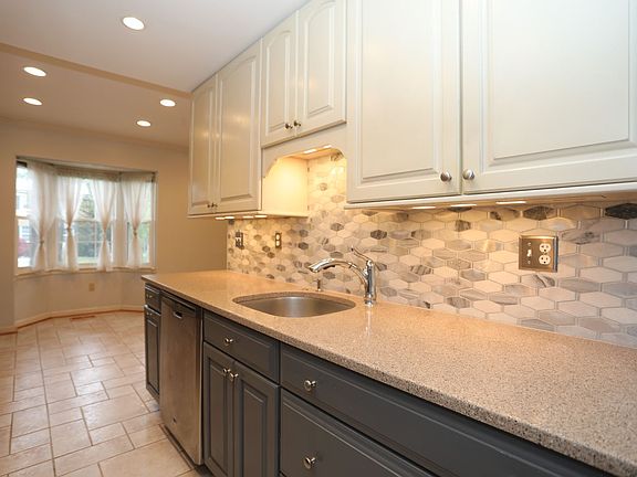 5th image of 1759 Sharwood Pl