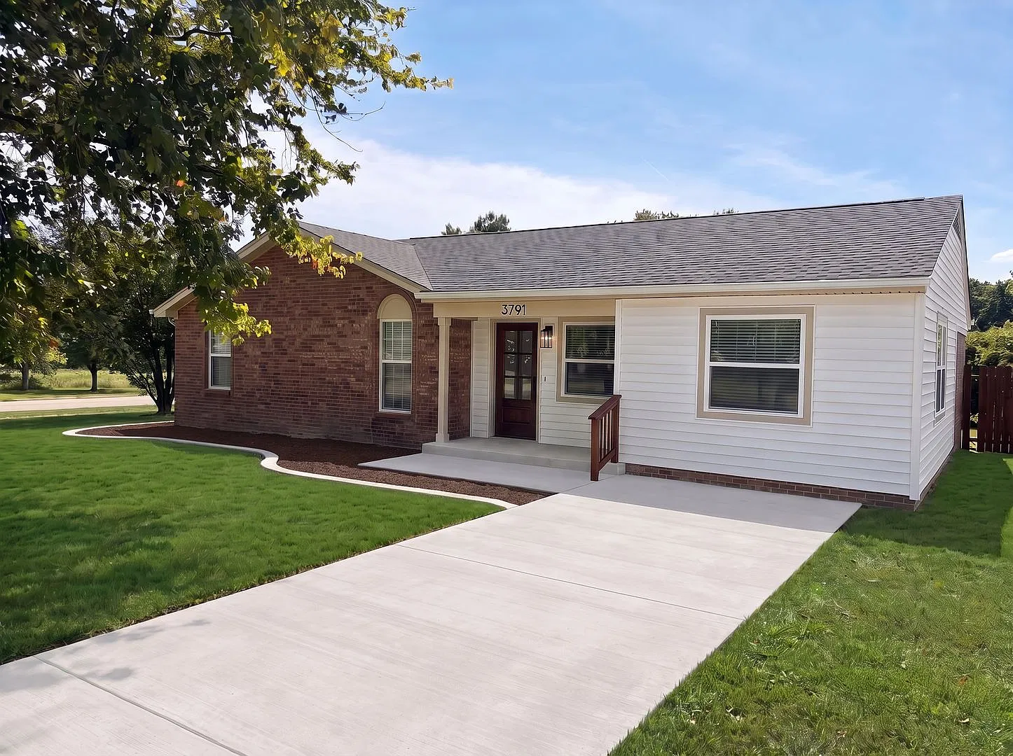 Newly Renovated 4-Bedroom Home in Memphis Housing Vouchers Accepted! — Photo 1