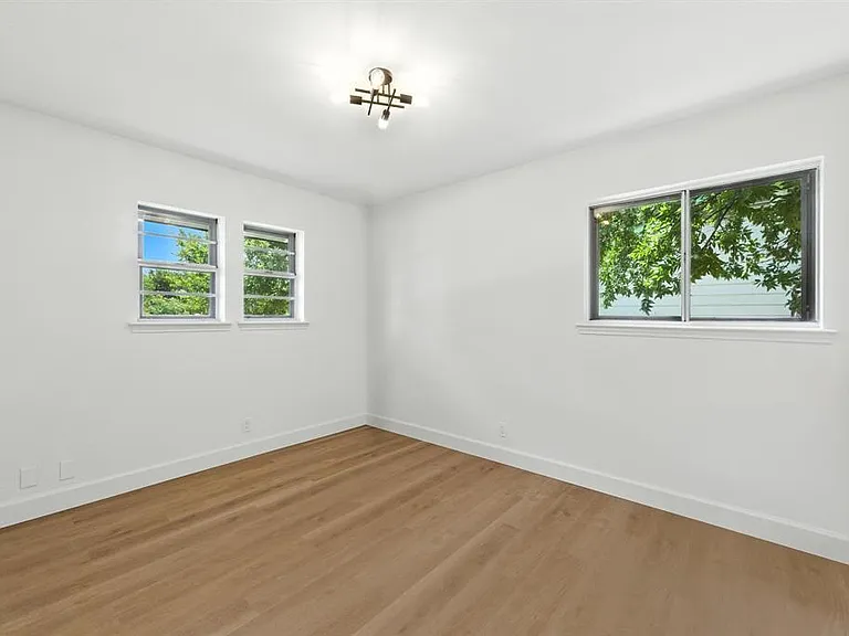 8520 Bradford Dr — Photo 22
