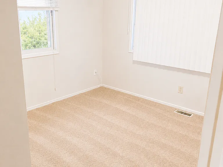 323 Covert Ln — Photo 7