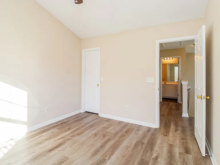 640 Piermont Ct — Photo 13