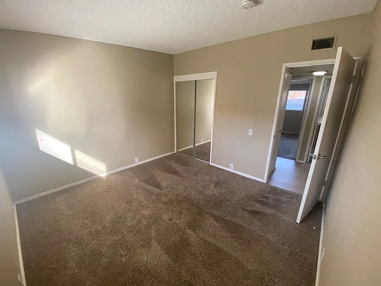 4937 Clear Cir — Photo 21