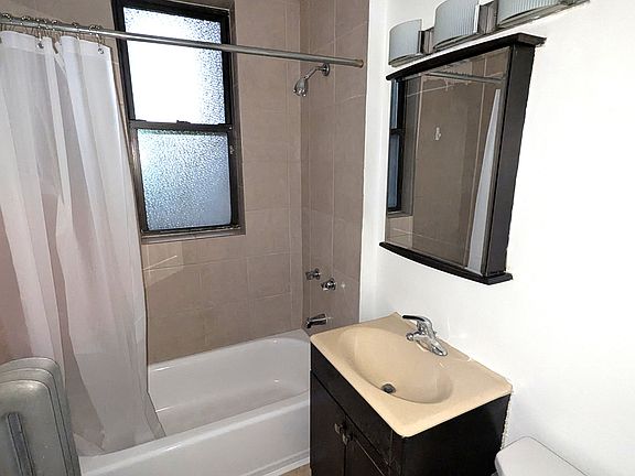 5th image of 1703 W North Shore Ave #1