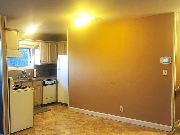 3rd image of 31 Ruxton Ave #1A