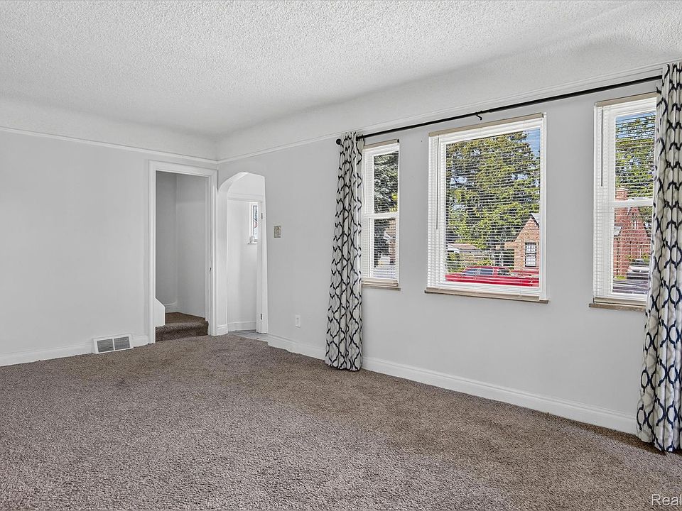 11641 Glastonbury Ave, photo 9