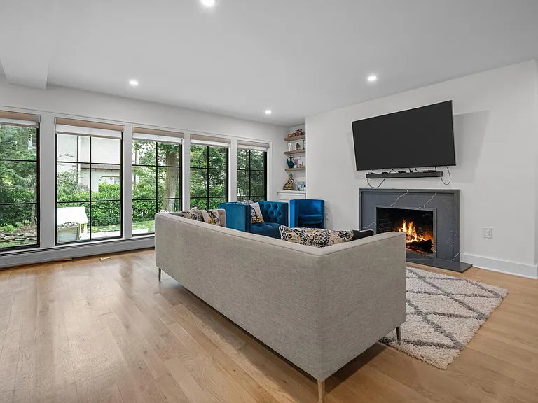 107 Highland Ave — Photo 8