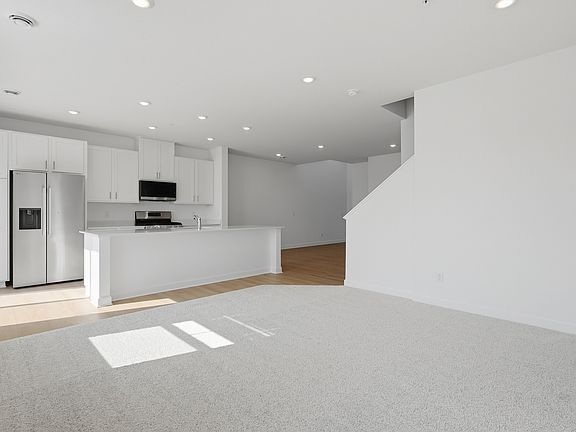 4th image of 1050 Anmeadle Row #A