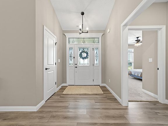 2nd image of 4963 Leeward Ln