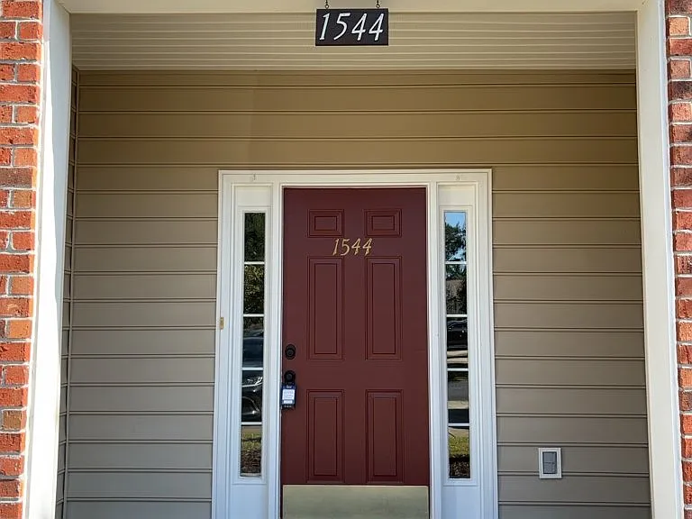 1544 Oxborough Cir — Photo 2