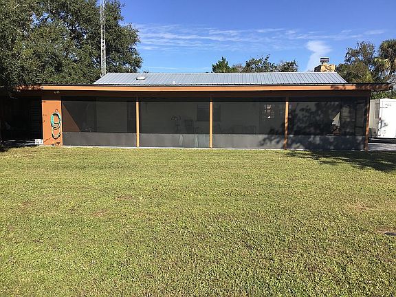 3rd image of 1049 W Anchor Ln