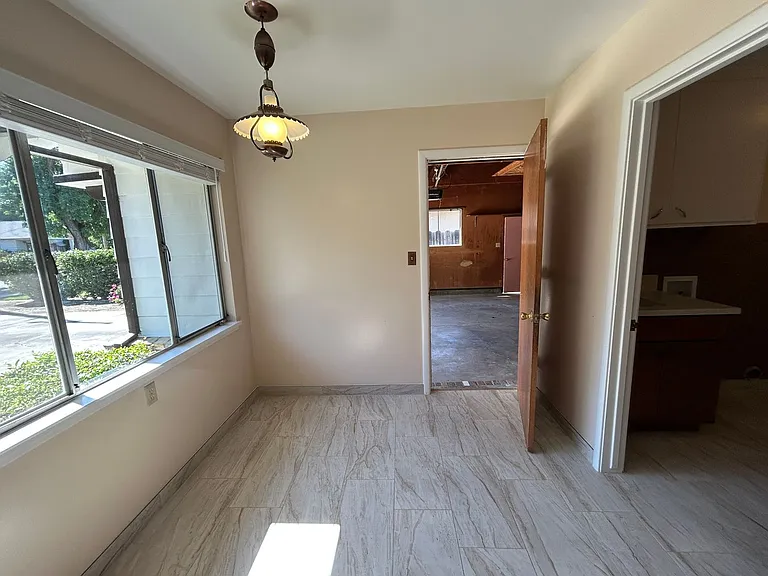 135 West Ave — Photo 20