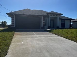 2821 21st St SW, Lehigh Acres, FL 33976