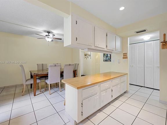 3rd image of 20401 NE 30th Ave APT 320-8