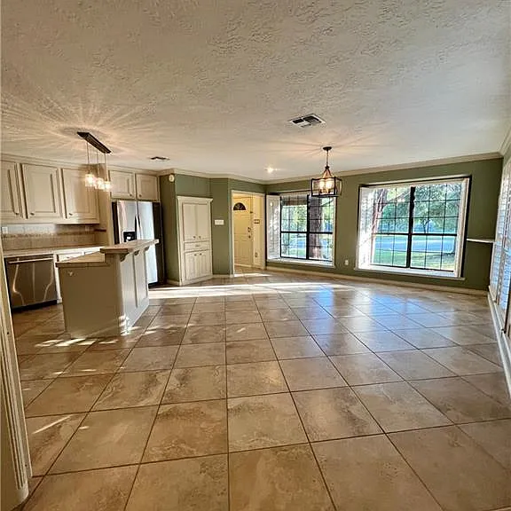 8706 Sandstone Dr — Photo 5