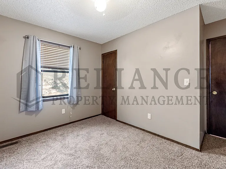 1320 E Peach Ave — Photo 14