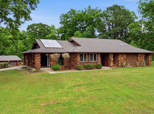 182 Spunky Creek Dr, Catoosa, OK 74015