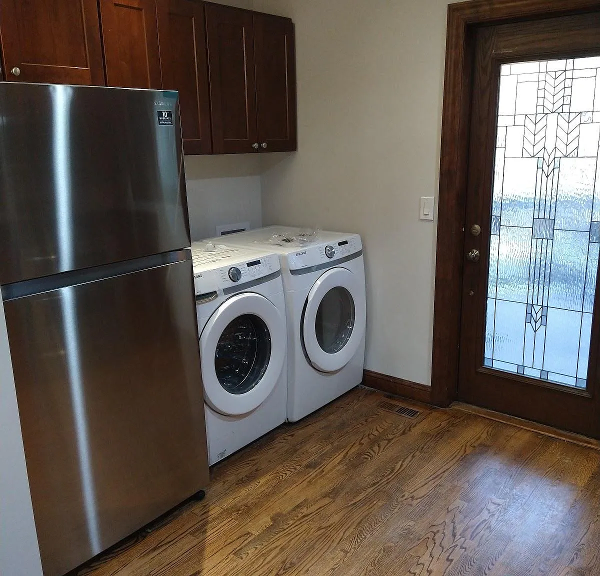 2 bed, 1.5 bath, 1400 sqft, $2,300 — Photo 2