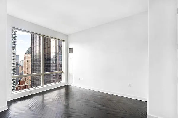 Rented by Compass | media 7