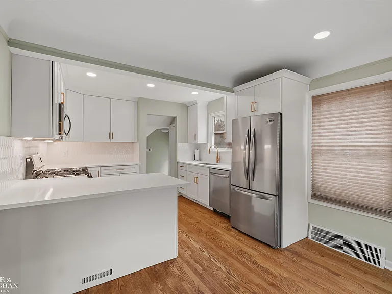 1602 Anita Ave — Photo 8
