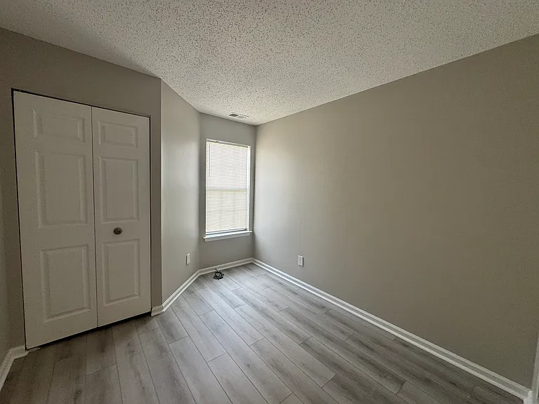 122 Wexford Dr E — Photo 11