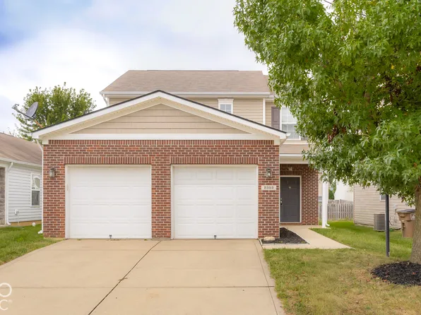 2322 Middle View Dr, Columbus, IN 47201