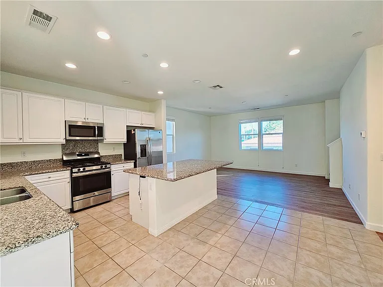 2892 Cedar Ln — Photo 3