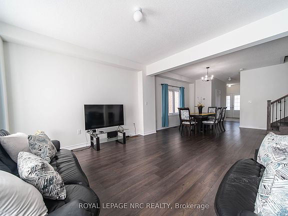 3rd image of 97 Tumblewood Pl
