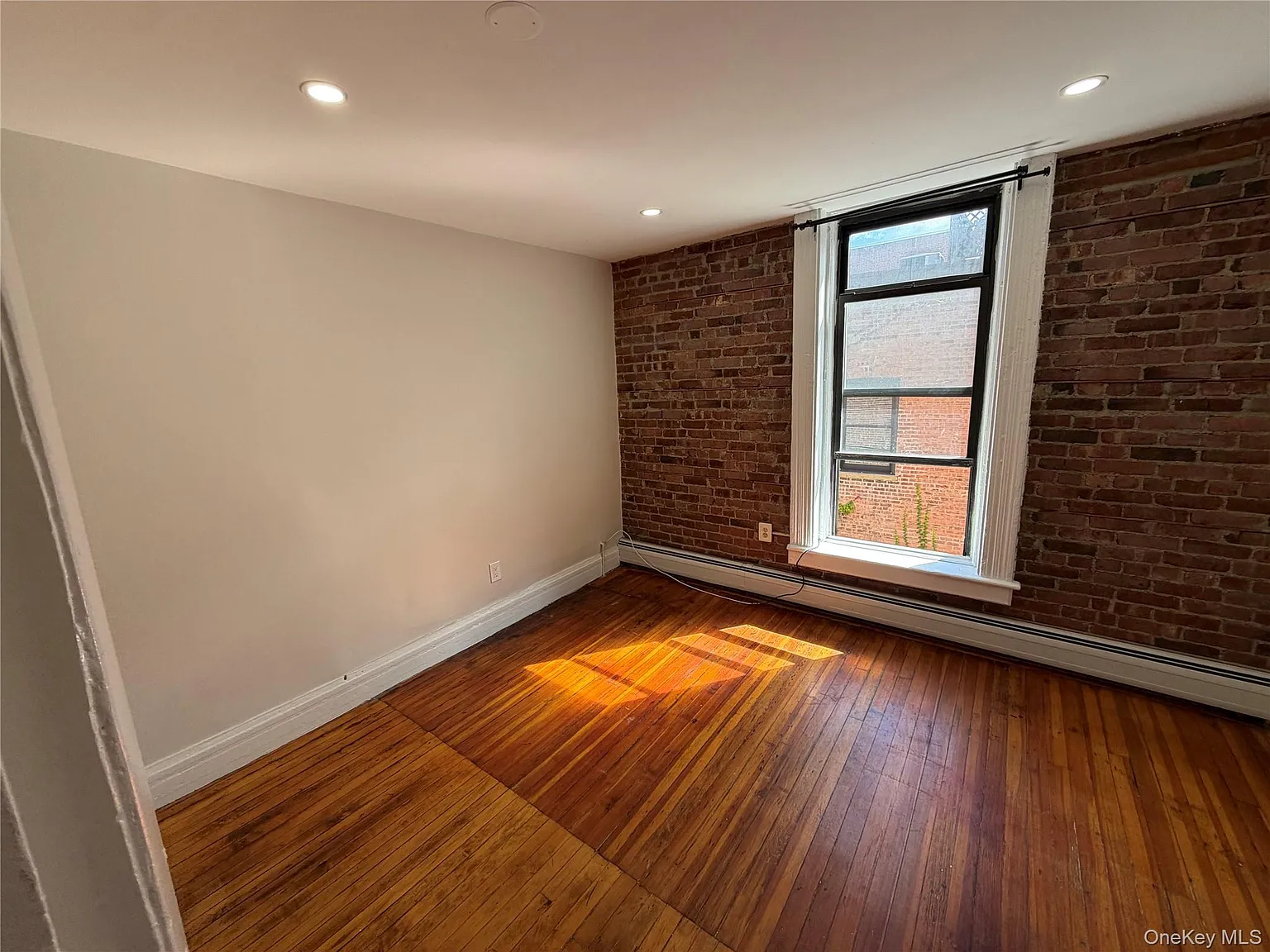 2 bed, 1.0 bath, 800 sqft, $2,250 — Photo 4
